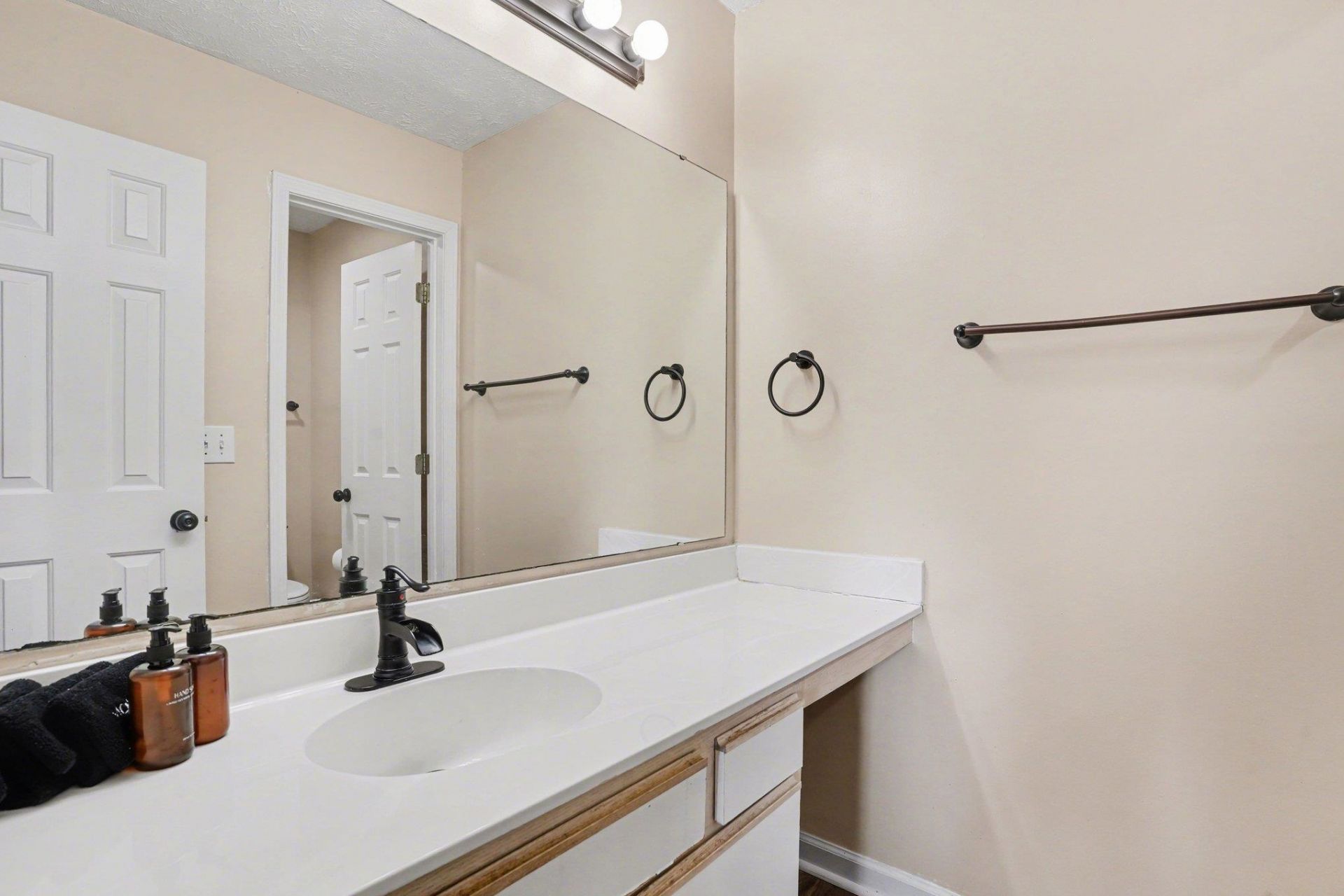 639 Waterway Village Blvd. Photo 35