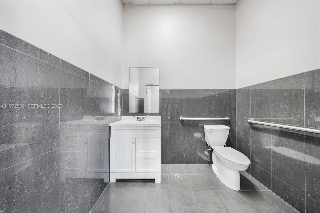 17225 S Dixie Hwy , Unit 102, Palmetto Bay, FL 33157 Photo