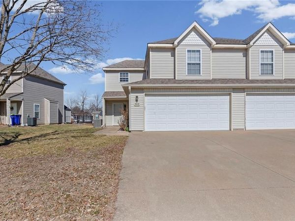 962 E Wildcat Run Street, Gardner, KS 66030