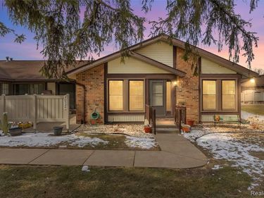 40526 Newport Drive, Plymouth Twp, MI 48170