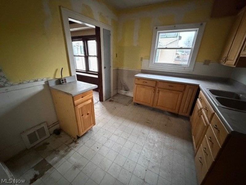 3765 W 138th Street, Cleveland, OH 44111 Photo 6