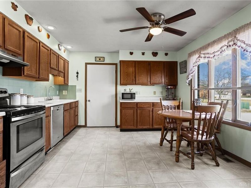 404 Spotted Doe Trail, Piqua, OH 45356 Photo 11