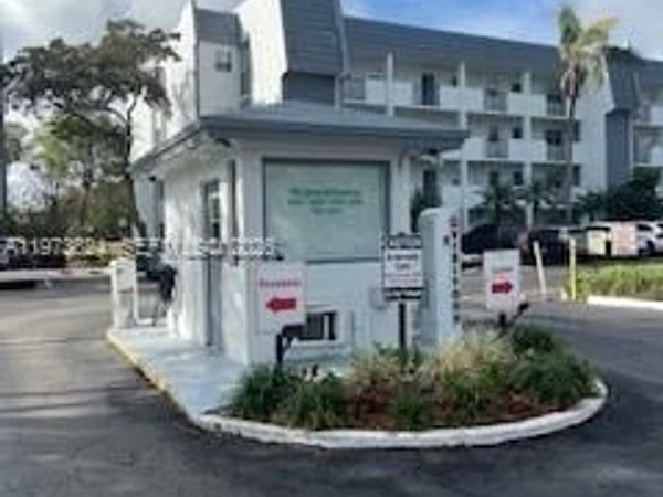 Unit 205, Lauderhill, FL 33319