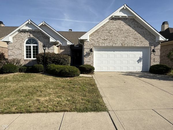 1634 Foxmere Way , Greenwood, IN 46142