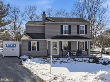 102 GLOUCESTER COURT , DOWNINGTOWN, PA 19335