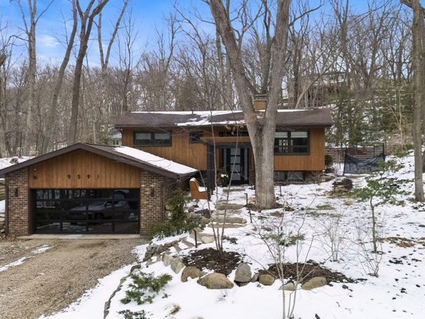 9591 Hillside Drive, Bridgman, MI 49106