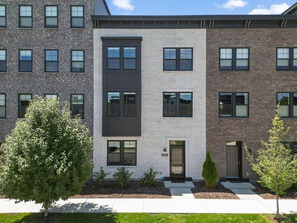879 Woodlawn Avenue, Unit B, Saint Paul, MN 55116