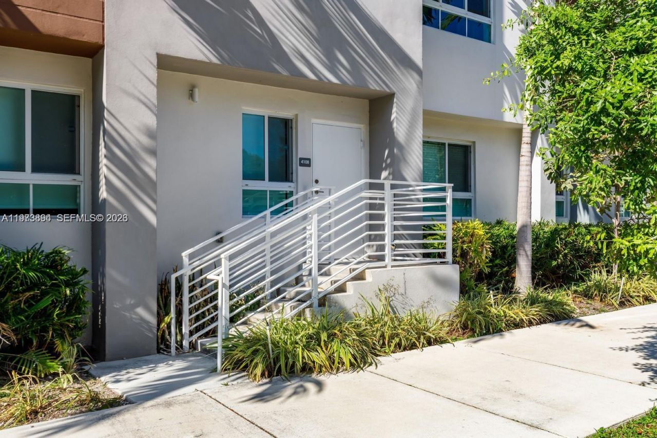 2505 NE 193rd St , Unit 4116, Miami, FL 33180 Photo