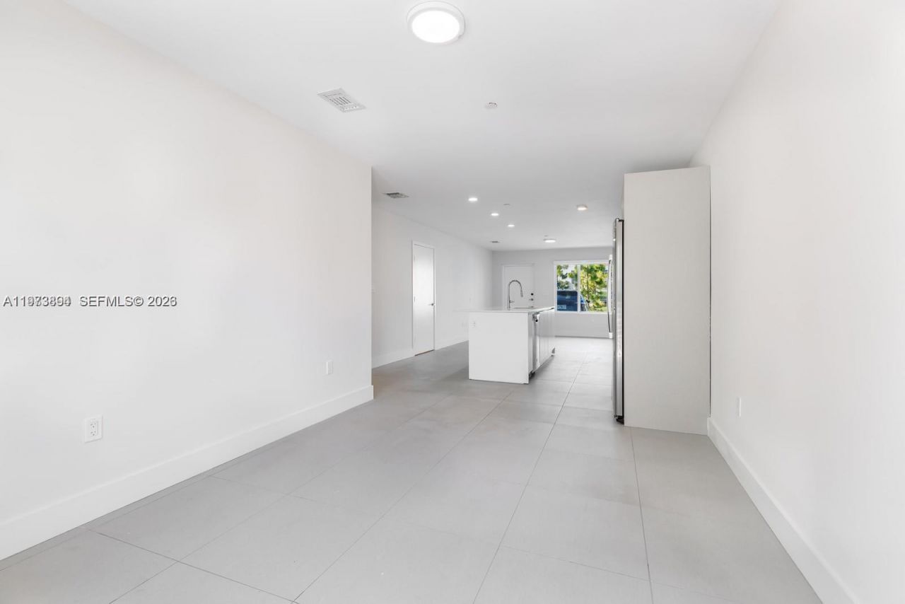 2505 NE 193rd St , Unit 4116, Miami, FL 33180 Photo