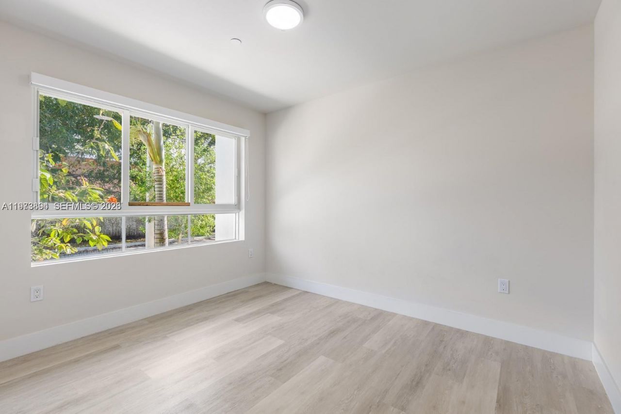 2505 NE 193rd St , Unit 4116, Miami, FL 33180 Photo