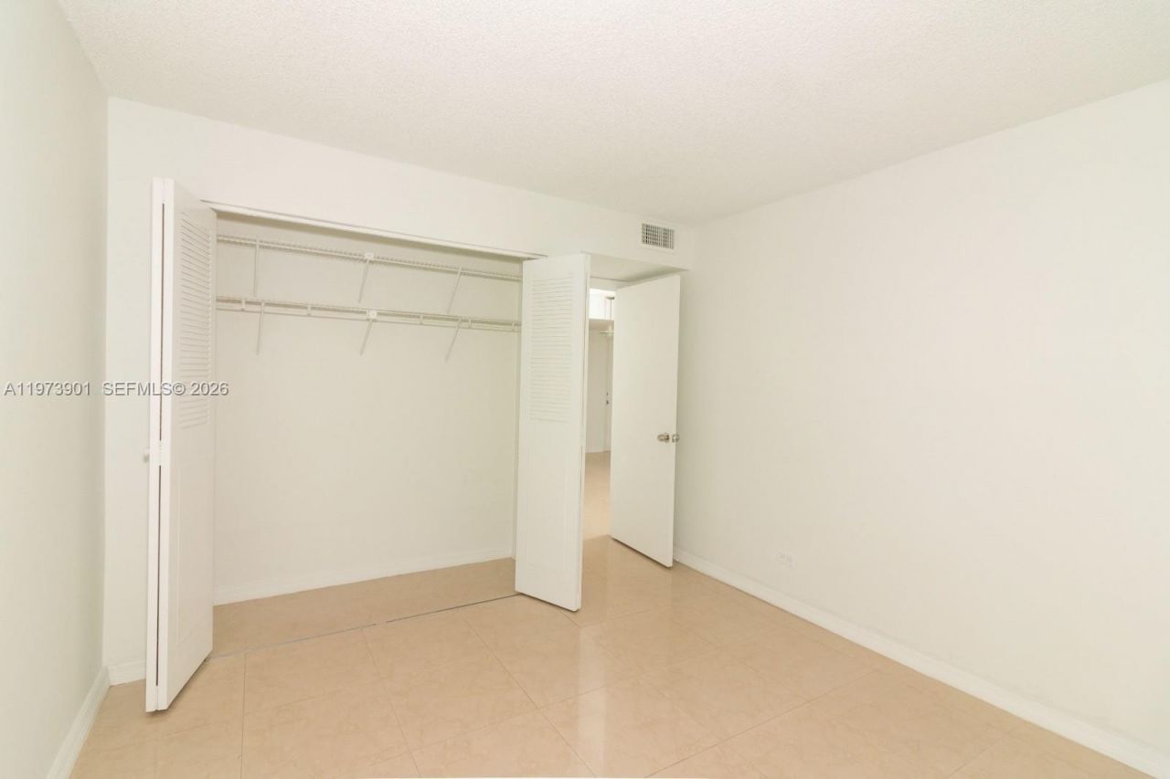 447 NE 195th St, Unit 217, Miami, FL 33179 Photo