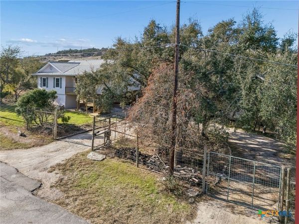 515 Valley Ridge , Canyon Lake, TX 78133