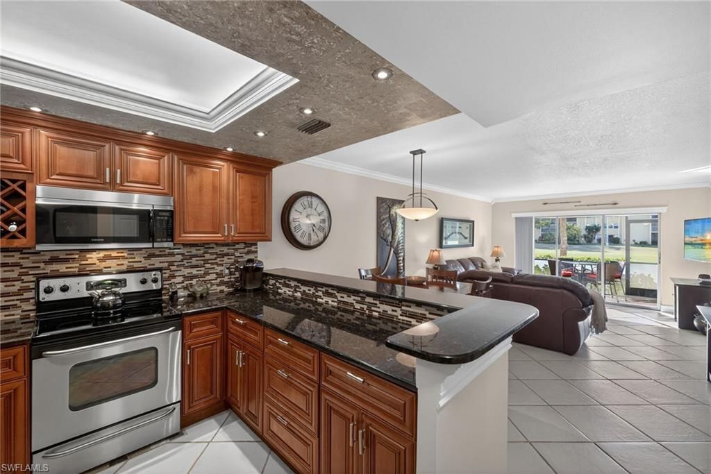 201 Quail Forest Blvd, Unit 109, Naples, FL 34105 Photo