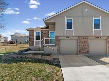 8651 N Hull Avenue, Kansas City, MO 64154