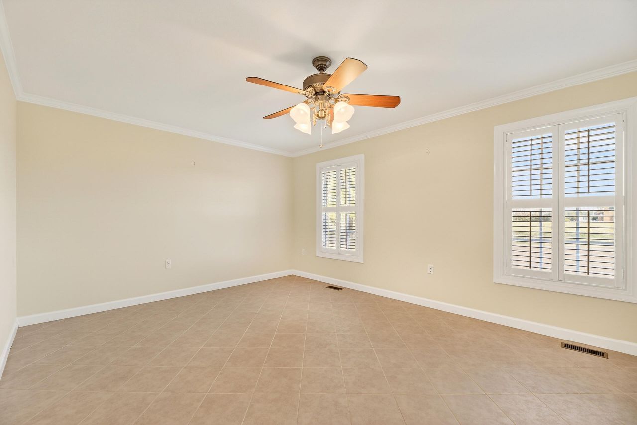 993 Pickett Level Road Photo 17