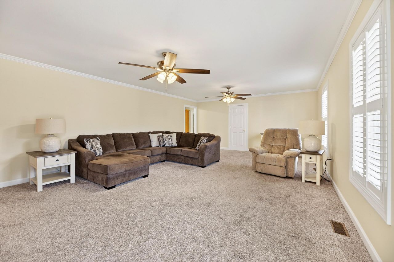 993 Pickett Level Road Photo 19