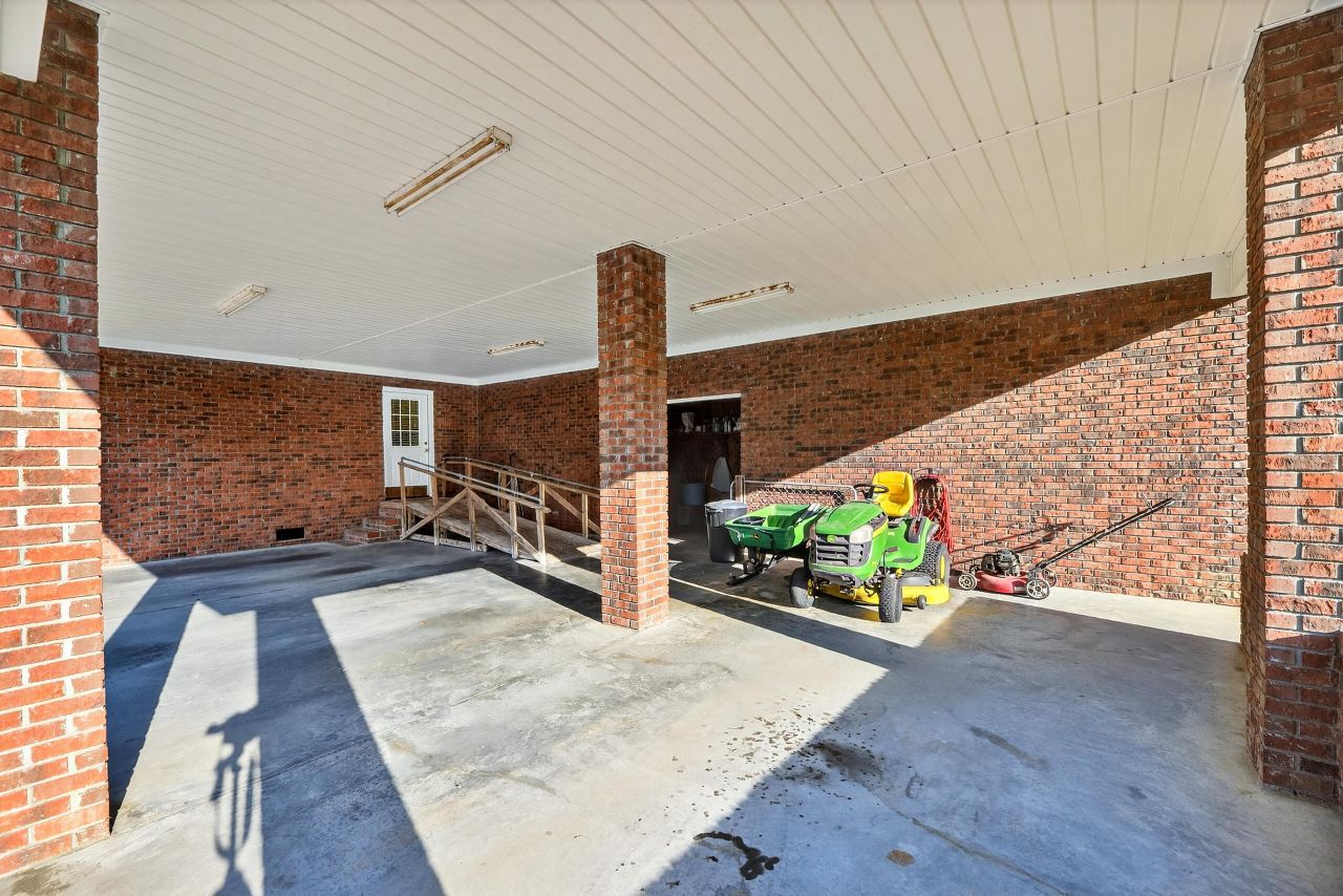 993 Pickett Level Road Photo 41