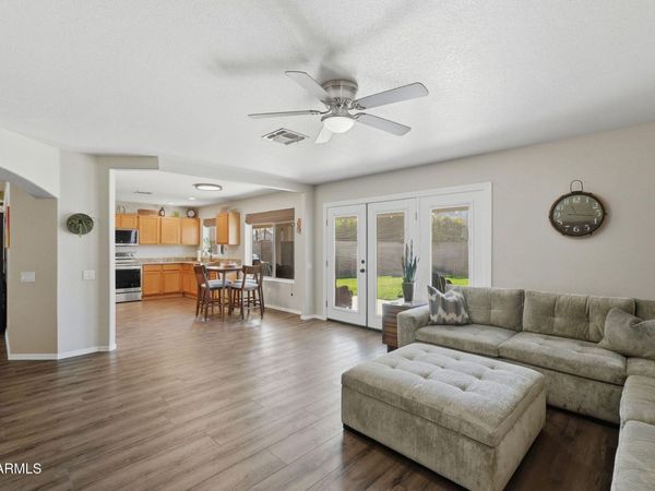 15873 N 11TH Avenue, Phoenix, AZ 85023