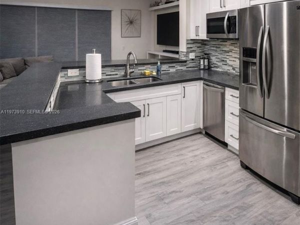 12140 SW 4th St, Pembroke Pines, FL 33025