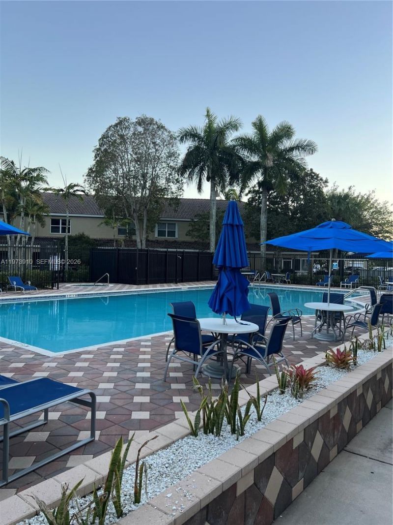 12140 SW 4th St, Pembroke Pines, FL 33025 Photo