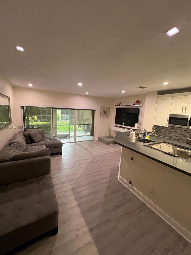 12140 SW 4th St, Pembroke Pines, FL 33025 Photo