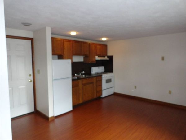 17 Highland St, Unit B, Woburn, MA 01801