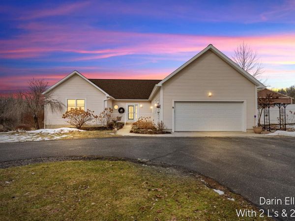 7086 W Peck Lake Road, Saranac, MI 48881