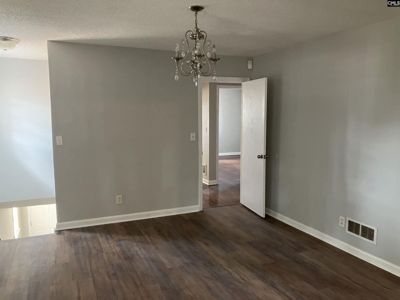 1806 Cheltenham Lane Photo 8