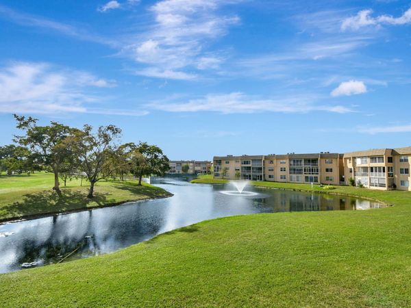 9261 Sunrise Lakes Boulevard, Unit 210, Sunrise, FL 33322