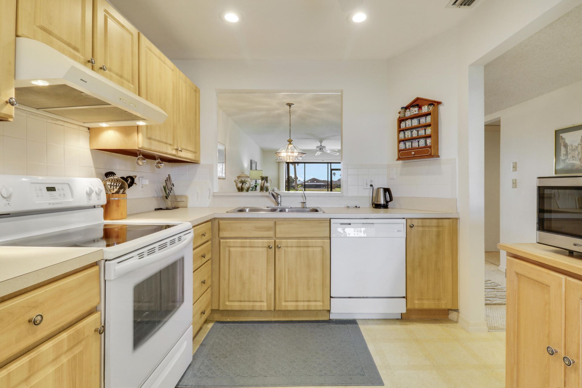 6980 SE Constitution Boulevard, Unit 105, Hobe Sound, FL 33455 Photo