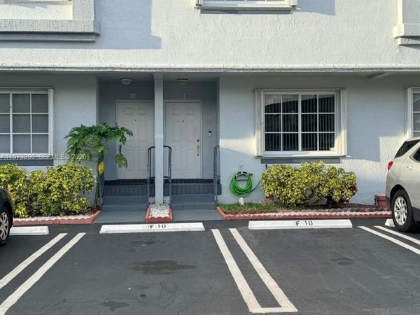 8240 NW 10th St, Unit 10, Miami, FL 33126