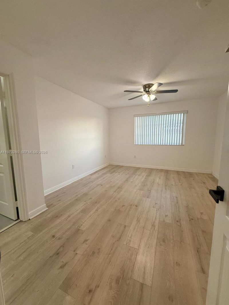 8240 NW 10th St, Unit 10, Miami, FL 33126 Photo