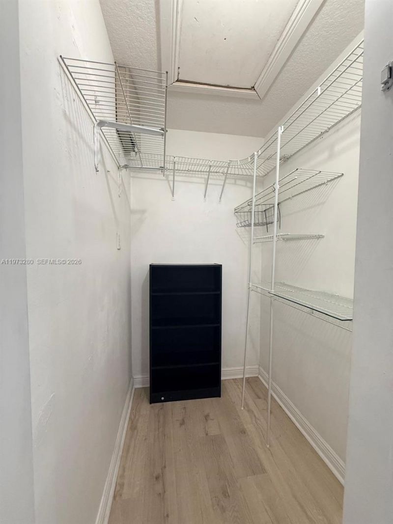 8240 NW 10th St, Unit 10, Miami, FL 33126 Photo