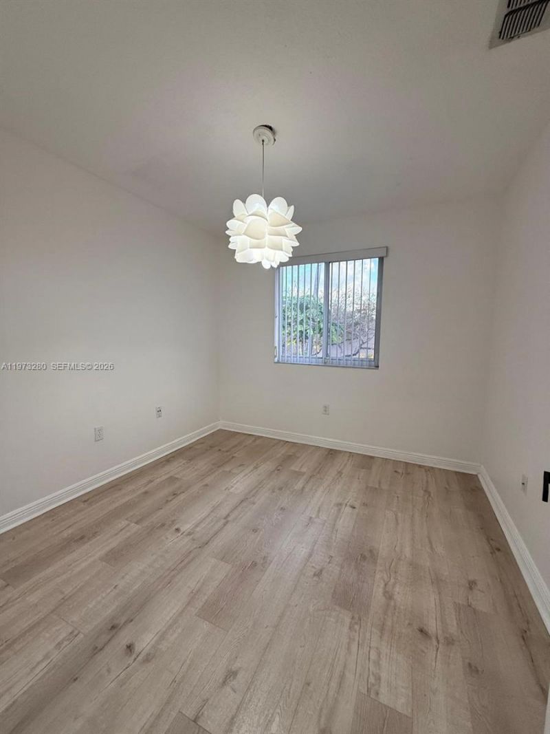 8240 NW 10th St, Unit 10, Miami, FL 33126 Photo