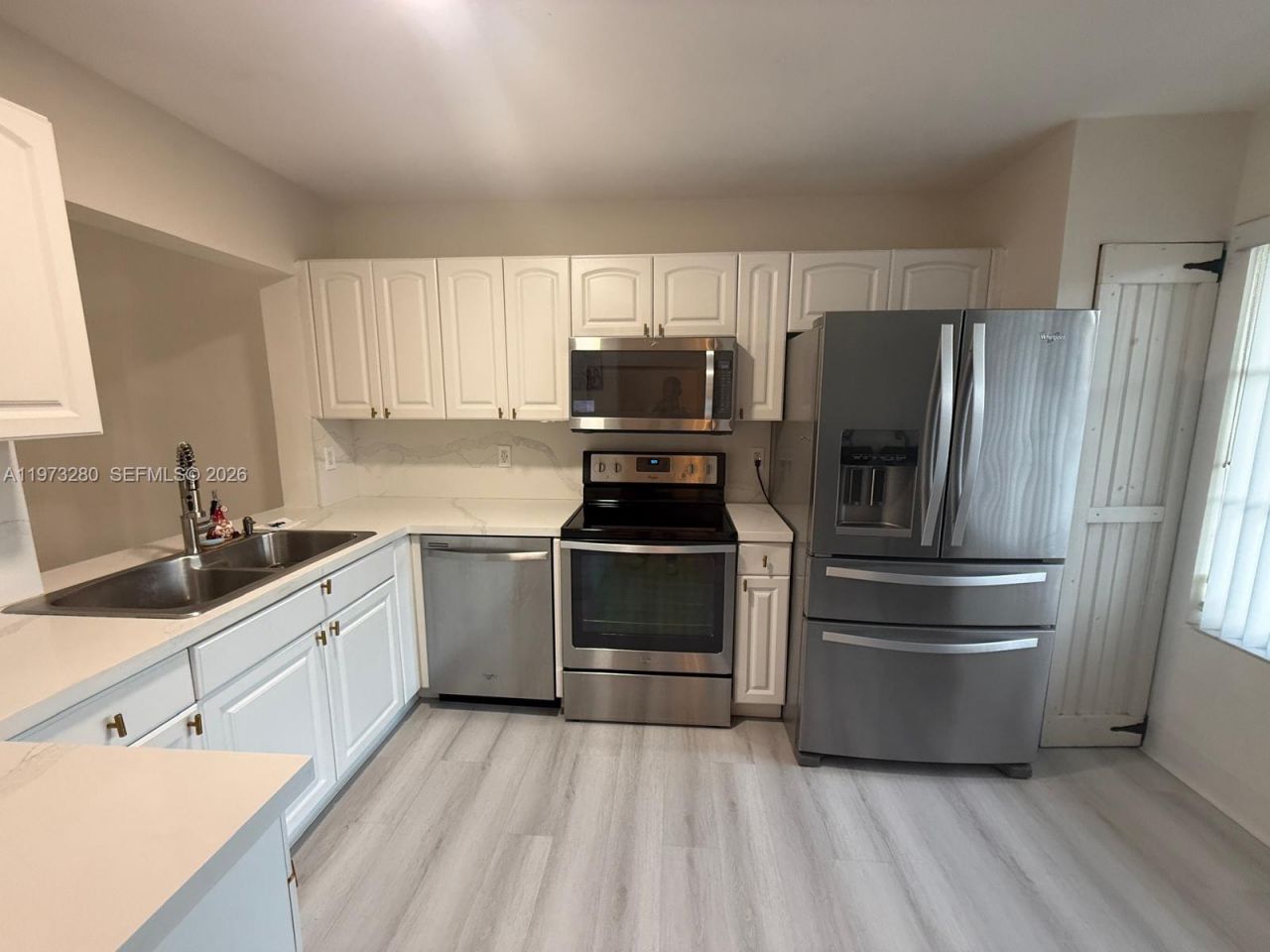 8240 NW 10th St, Unit 10, Miami, FL 33126 Photo