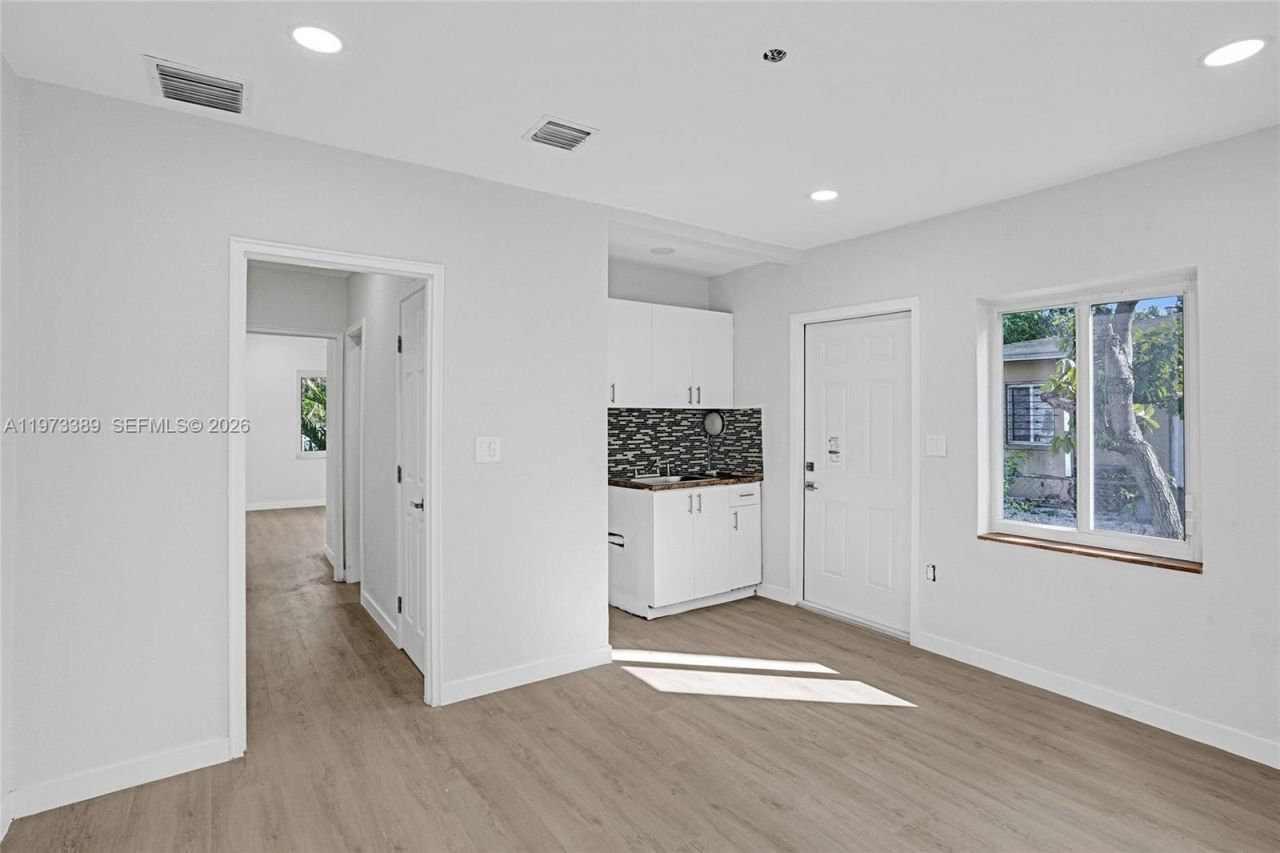 510 NW 105th St , Miami, FL 33150 Photo