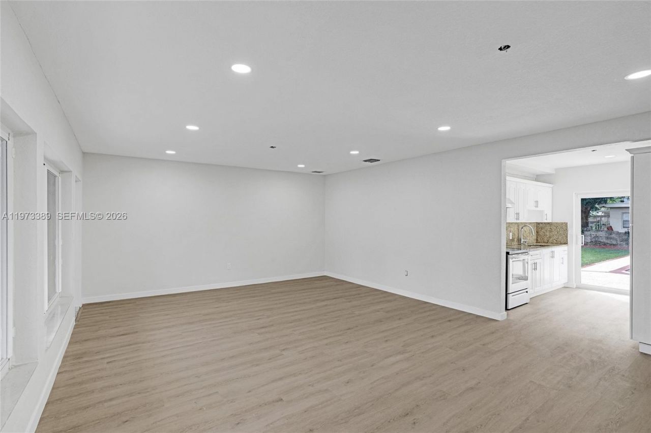 510 NW 105th St , Miami, FL 33150 Photo