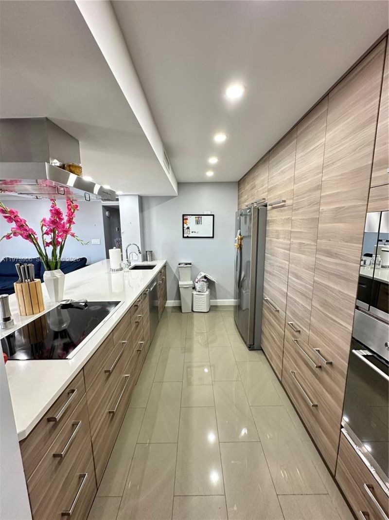 401 Golden Isles Dr , Unit 1013, Hallandale Beach, FL 33009 Photo