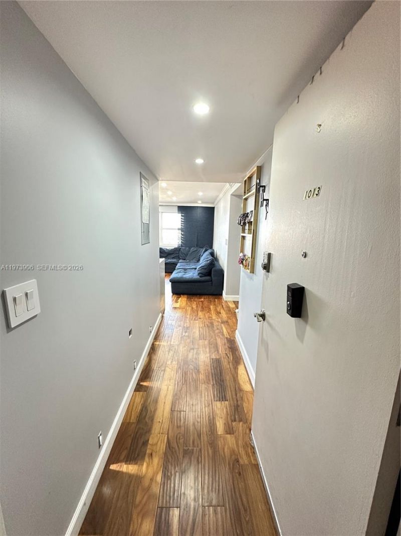 401 Golden Isles Dr , Unit 1013, Hallandale Beach, FL 33009 Photo