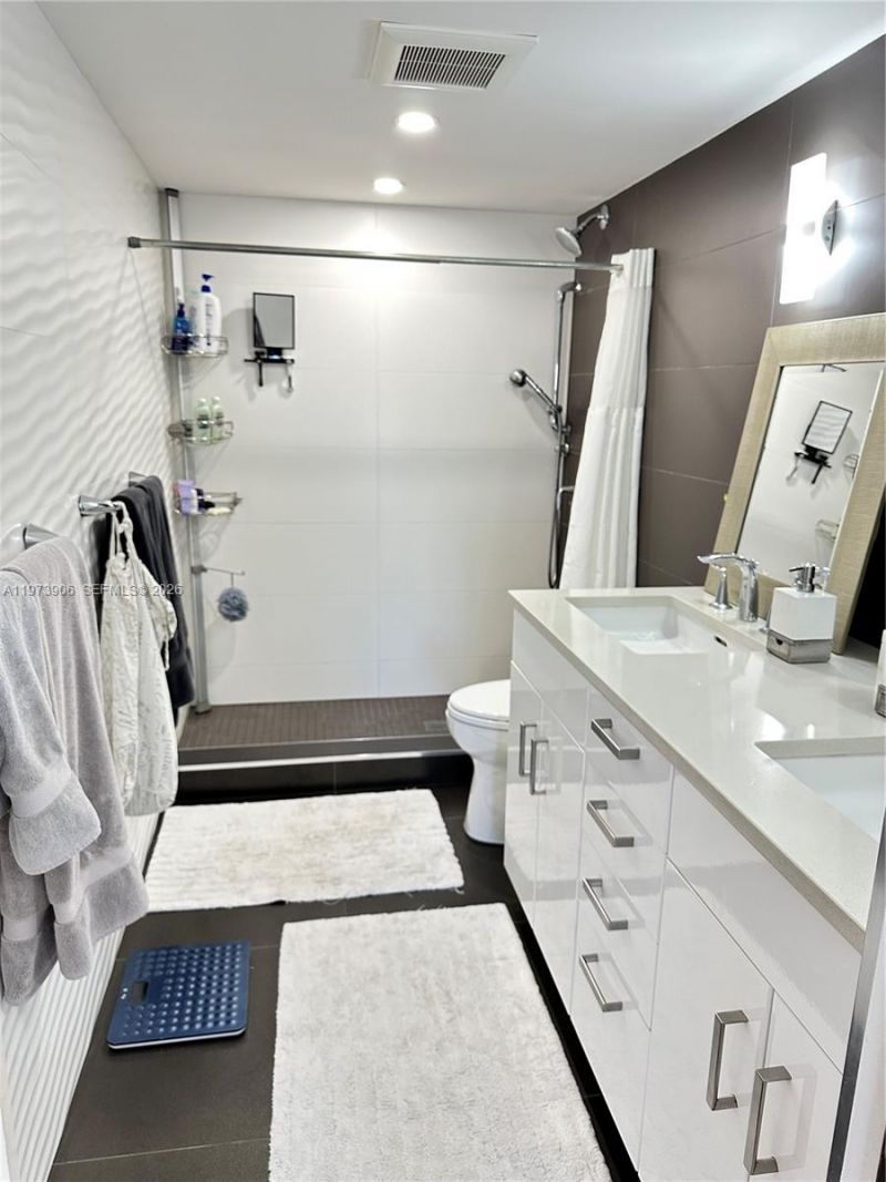 401 Golden Isles Dr , Unit 1013, Hallandale Beach, FL 33009 Photo