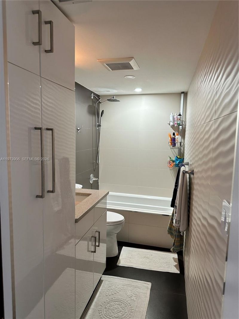 401 Golden Isles Dr , Unit 1013, Hallandale Beach, FL 33009 Photo