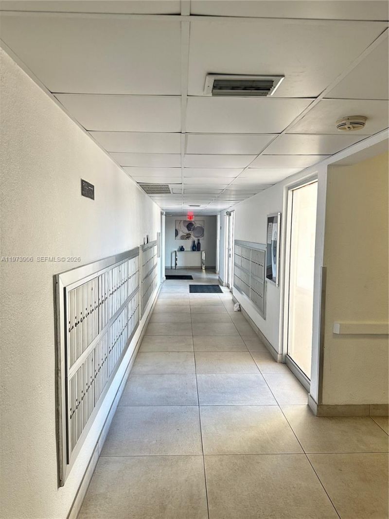 401 Golden Isles Dr , Unit 1013, Hallandale Beach, FL 33009 Photo