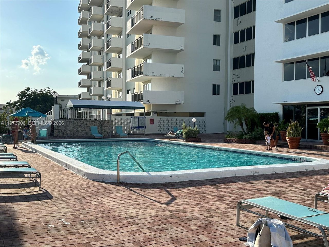 401 Golden Isles Dr , Unit 1013, Hallandale Beach, FL 33009 Photo
