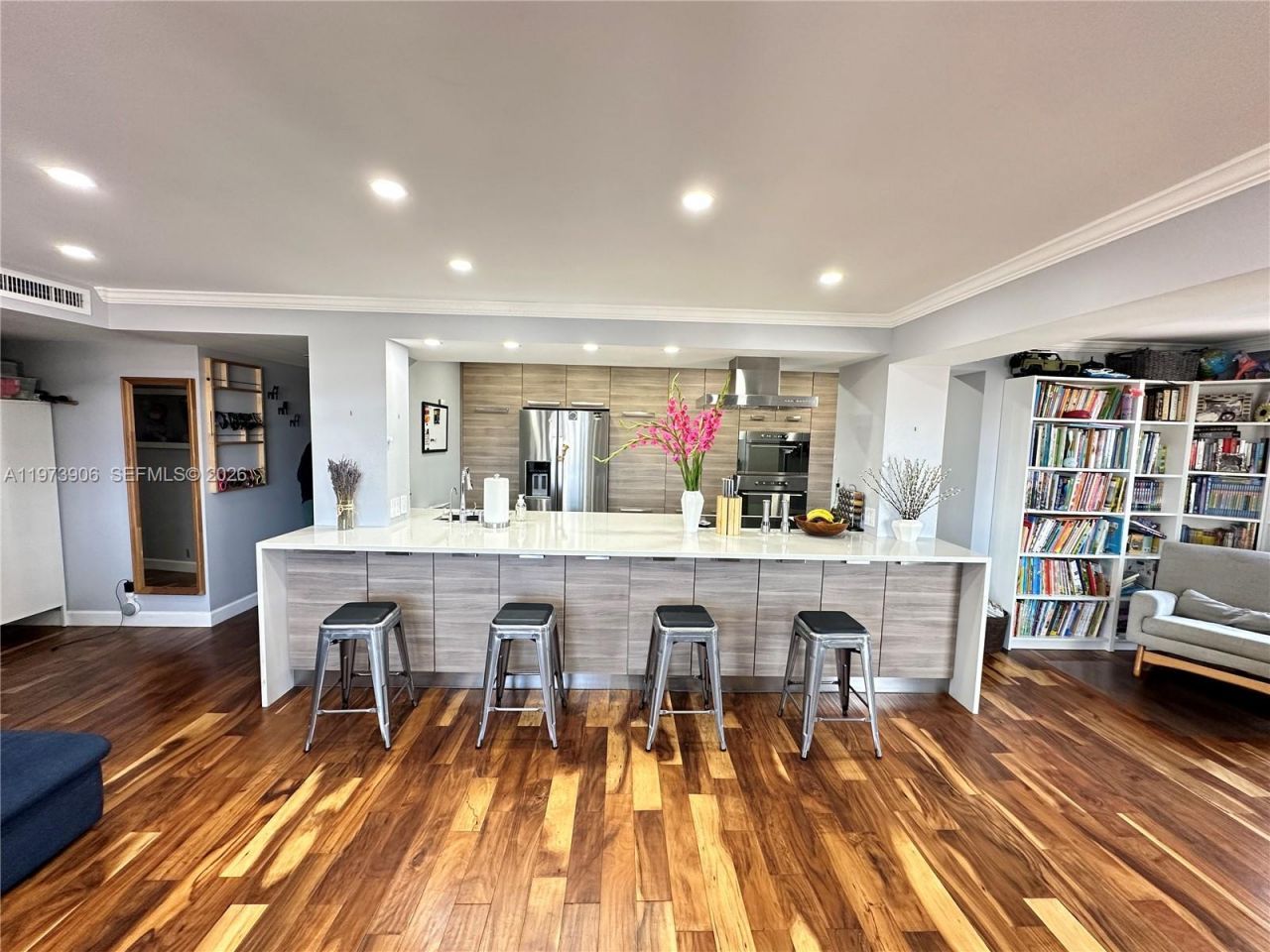 401 Golden Isles Dr , Unit 1013, Hallandale Beach, FL 33009 Photo