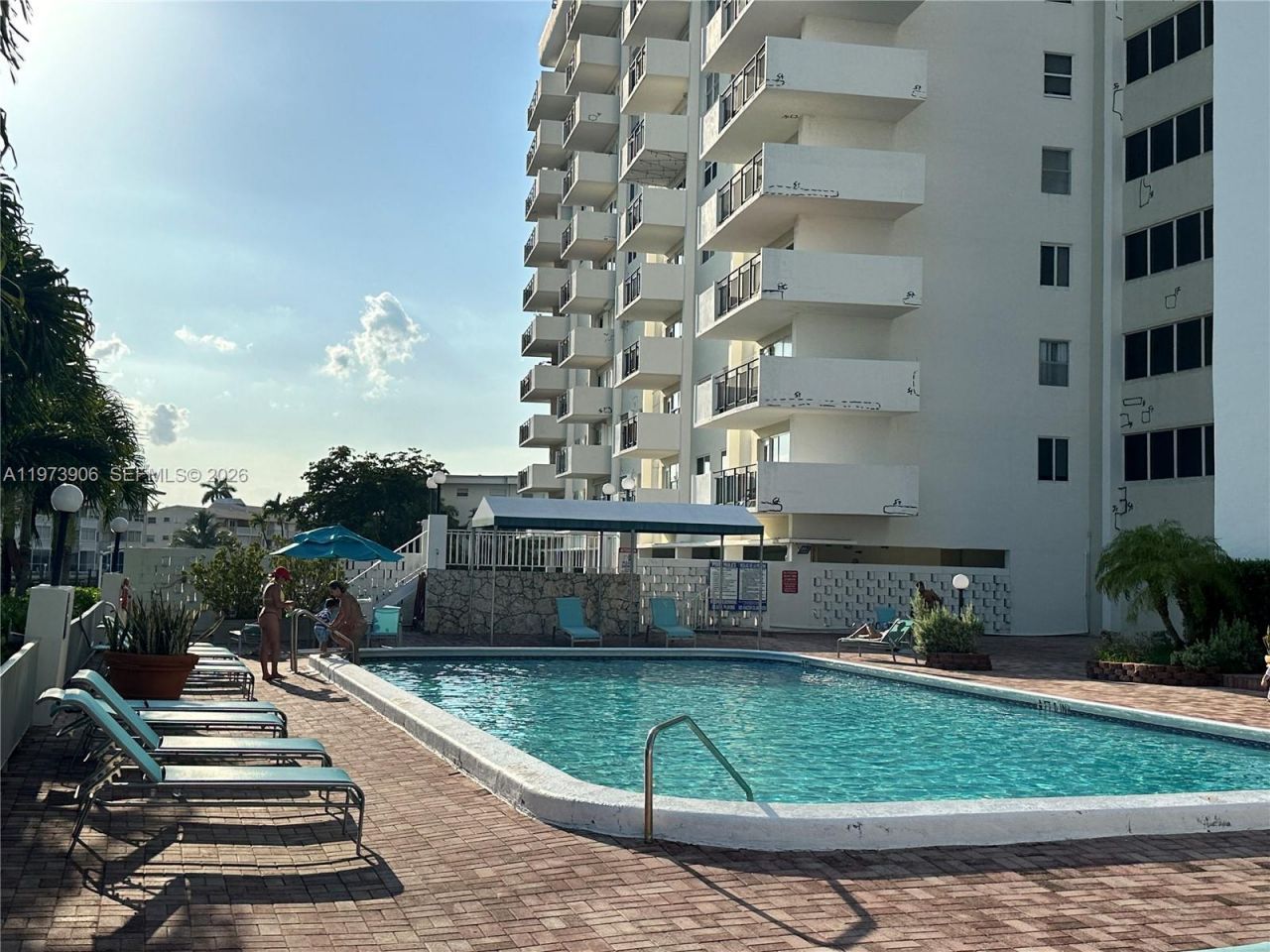 401 Golden Isles Dr , Unit 1013, Hallandale Beach, FL 33009 Photo