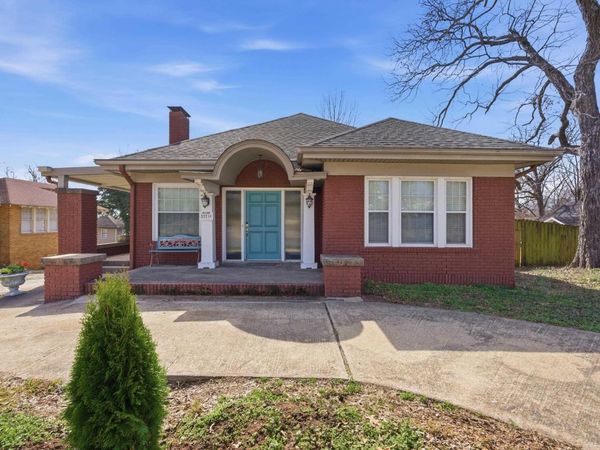 3221 W Markham Street, Little Rock, AR 72205