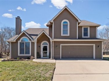 4608 NW 88 Court, Kansas City, MO 64154