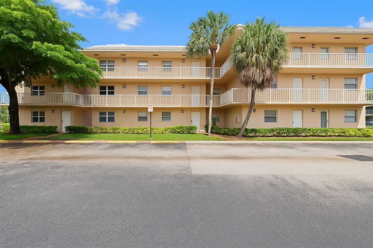 2850 Forest Hills Boulevard, Unit 204, Coral Springs, FL 33065 Photo