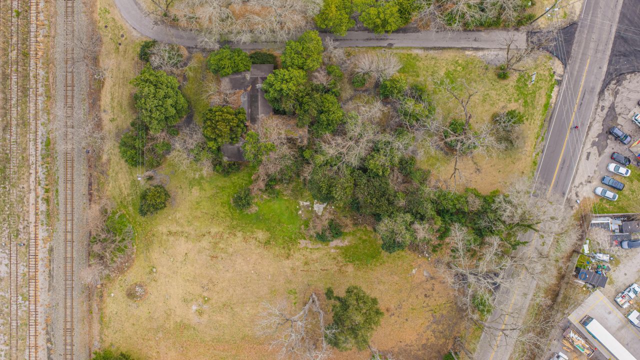 1001 W Richardson Avenue  Photo 13