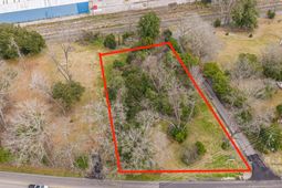 1001 W Richardson Avenue  photo 4